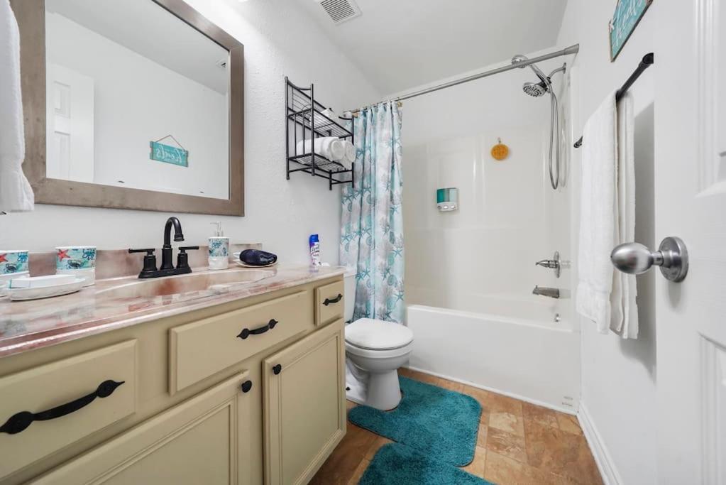 House Family/pet Friendly * Galveston