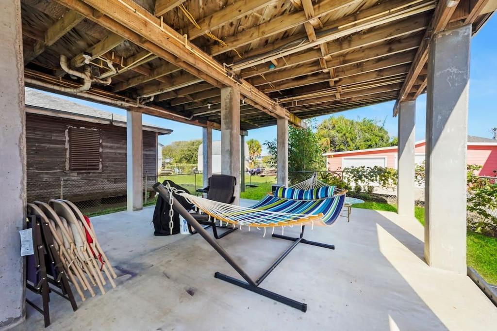 House Family/pet Friendly * Galveston